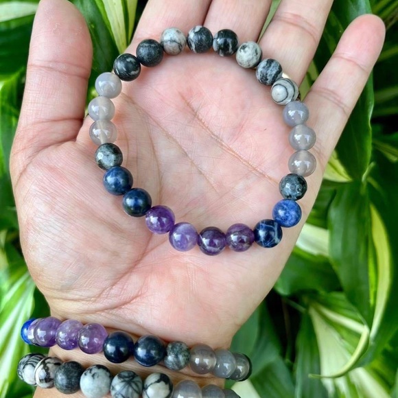 16cm Handmade Dreamer’s Compass Stretch Gemstone Bracelet - Picture 3 of 3